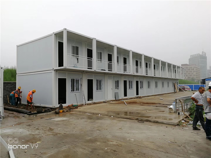 集裝箱活動房基于標準鋼材底盤之上，可以衍生出許多組合空間
